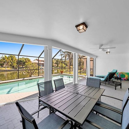 Вилла Luxury Waterfront Haven In Cape Coral - Dog-Friendly Escape With Private Pool Экстерьер фото