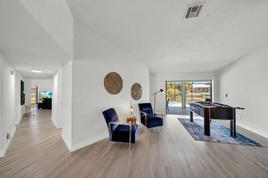 Вилла Luxury Waterfront Haven In Cape Coral - Dog-Friendly Escape With Private Pool Экстерьер фото