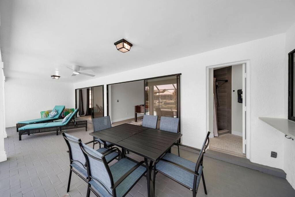 Вилла Luxury Waterfront Haven In Cape Coral - Dog-Friendly Escape With Private Pool Экстерьер фото