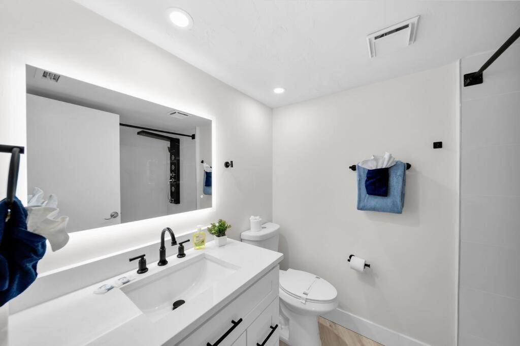 Вилла Luxury Waterfront Haven In Cape Coral - Dog-Friendly Escape With Private Pool Экстерьер фото