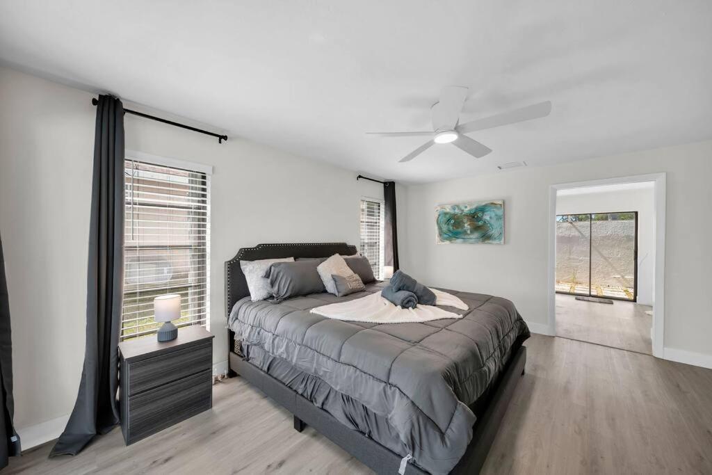 Вилла Luxury Waterfront Haven In Cape Coral - Dog-Friendly Escape With Private Pool Экстерьер фото